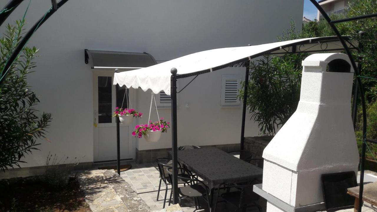 Apartman-Maja-Krk Krk Town Exterior photo